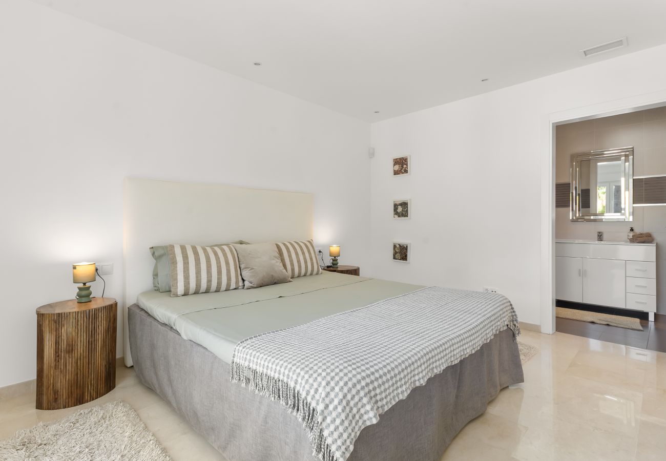Villa in Marbella - BREATHTAKING VIEWS FROM VILLA NEAR BEACH - HEATED POOL