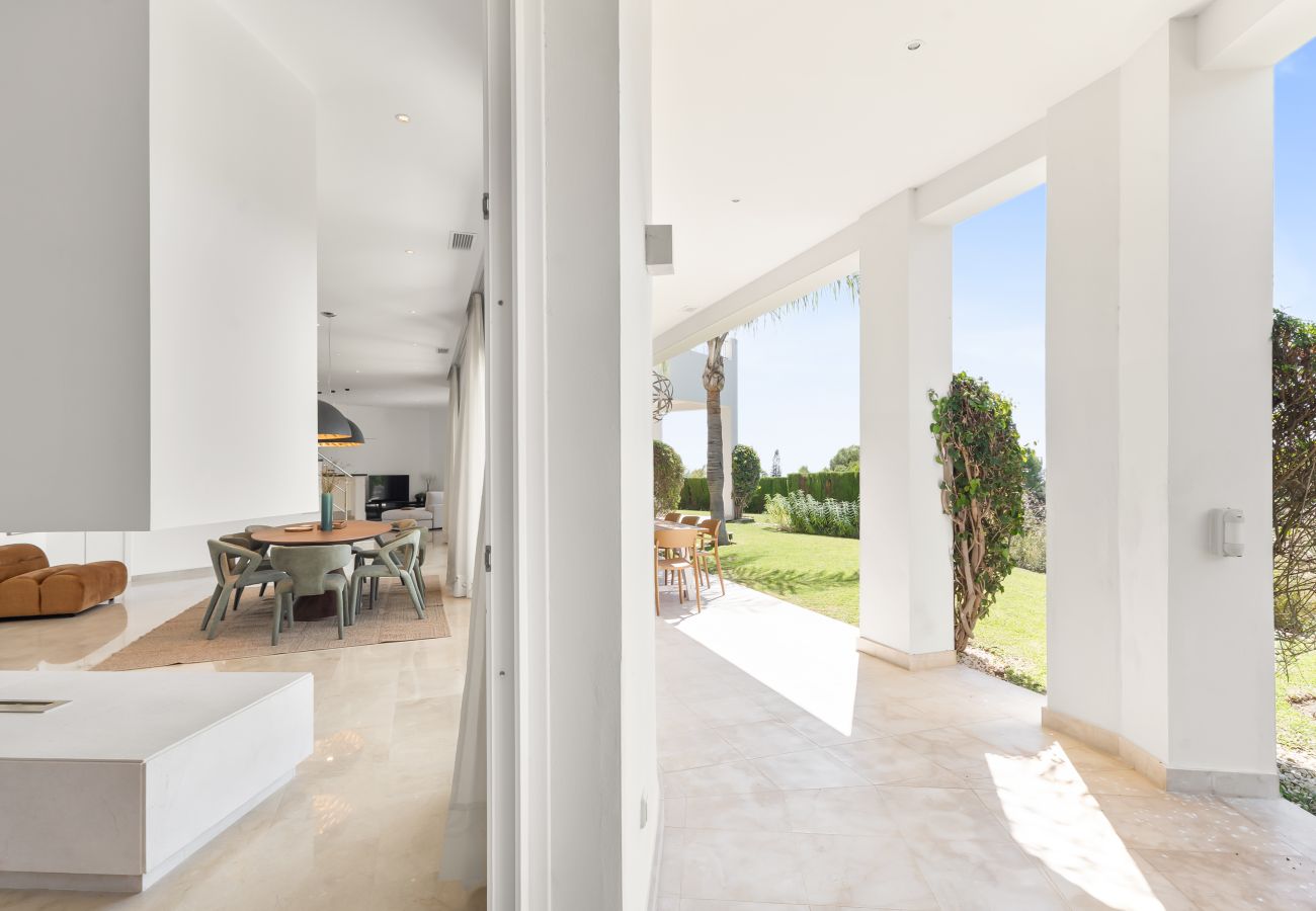 Villa in Marbella - BREATHTAKING VIEWS FROM VILLA NEAR BEACH - HEATED POOL