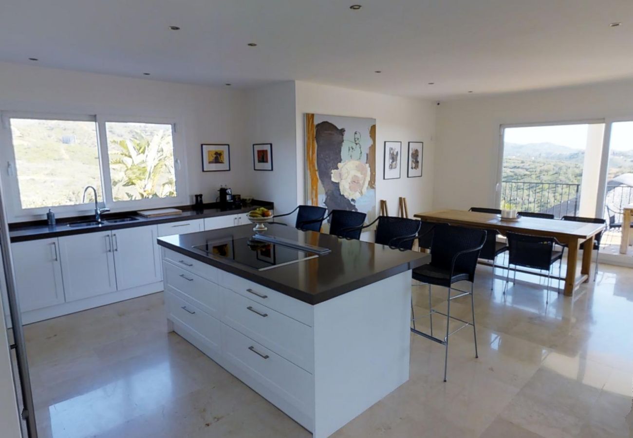 Villa in Marbella - 30851