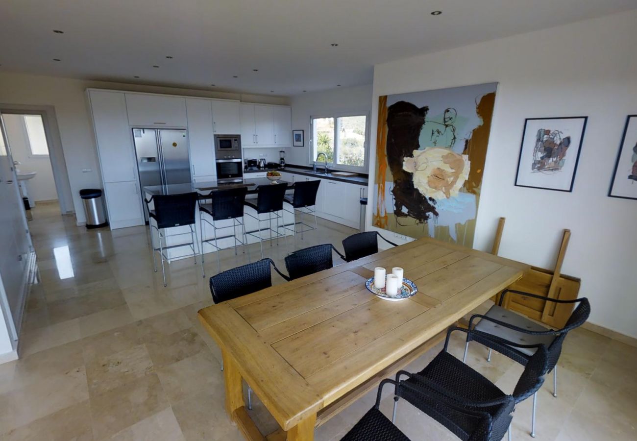 Villa in Marbella - 30851