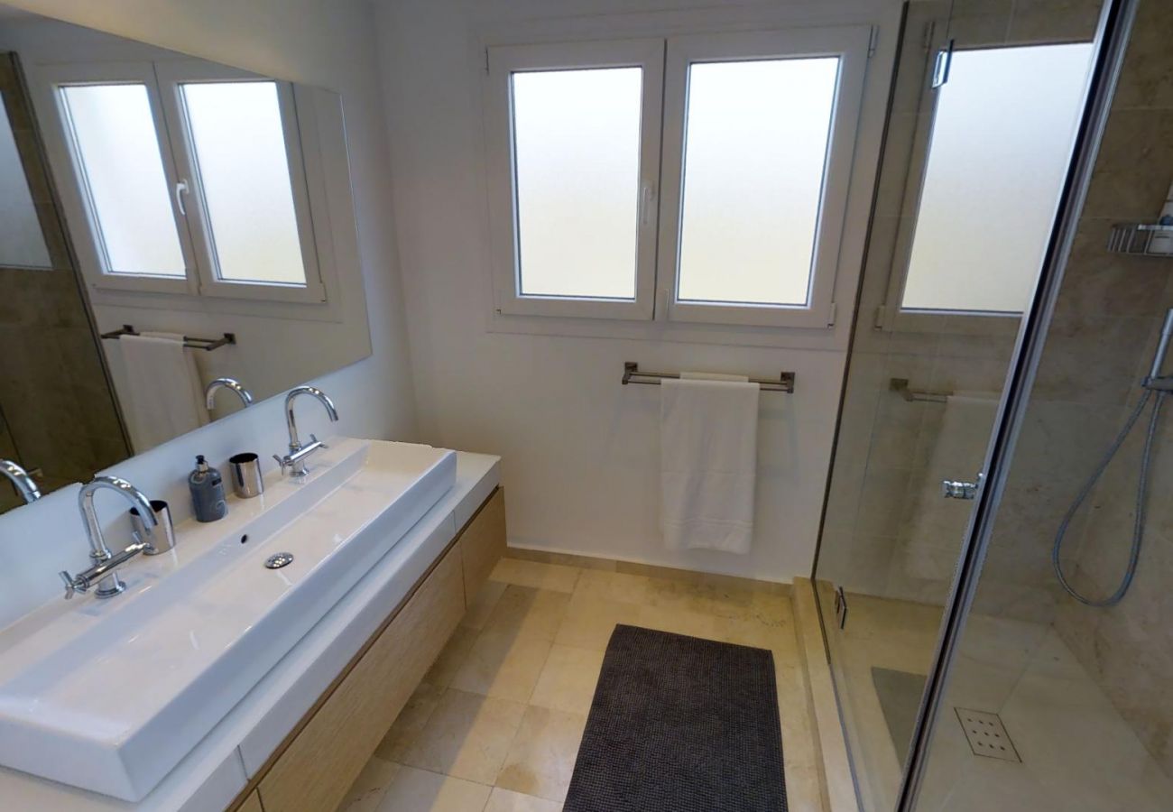 Villa in Marbella - 30851