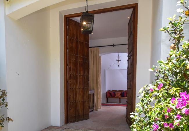 Villa in Marbella - 20000 - GREAT VILLA  IN COLONIAL STYLE Villa in Marbella - 20000 - GREAT VILLA  IN COLONIAL STYLE