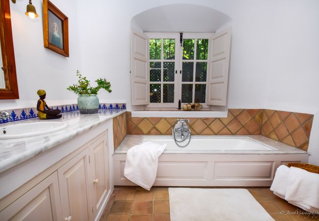 Villa in Marbella - 20000 - GREAT VILLA  IN COLONIAL STYLE Villa in Marbella - 20000 - GREAT VILLA  IN COLONIAL STYLE