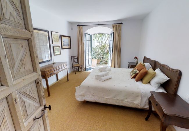 Villa in Marbella - 20000 - GREAT VILLA  IN COLONIAL STYLE Villa in Marbella - 20000 - GREAT VILLA  IN COLONIAL STYLE