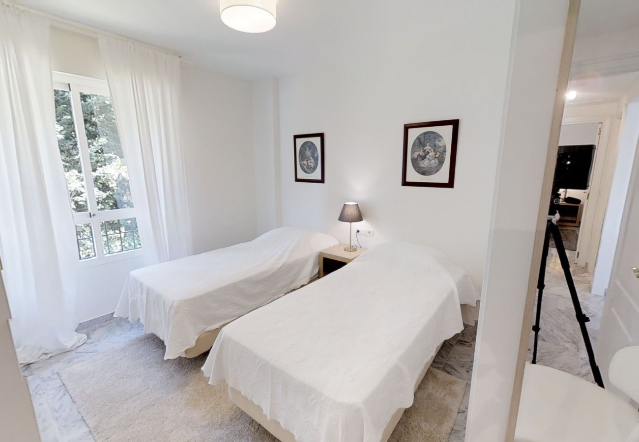 Apartment in San Pedro de Alcántara - 27683