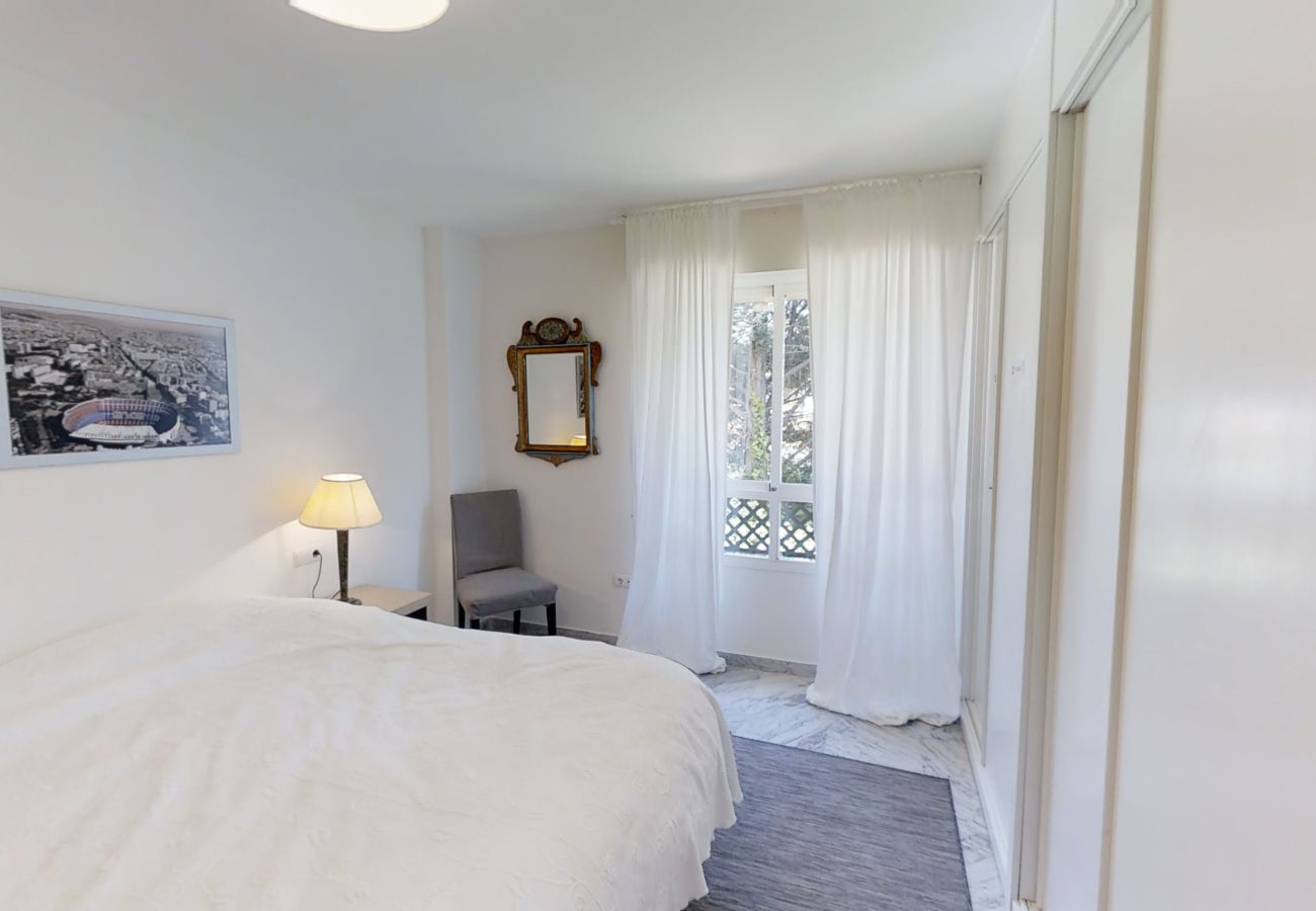 Apartment in San Pedro de Alcántara - 27683