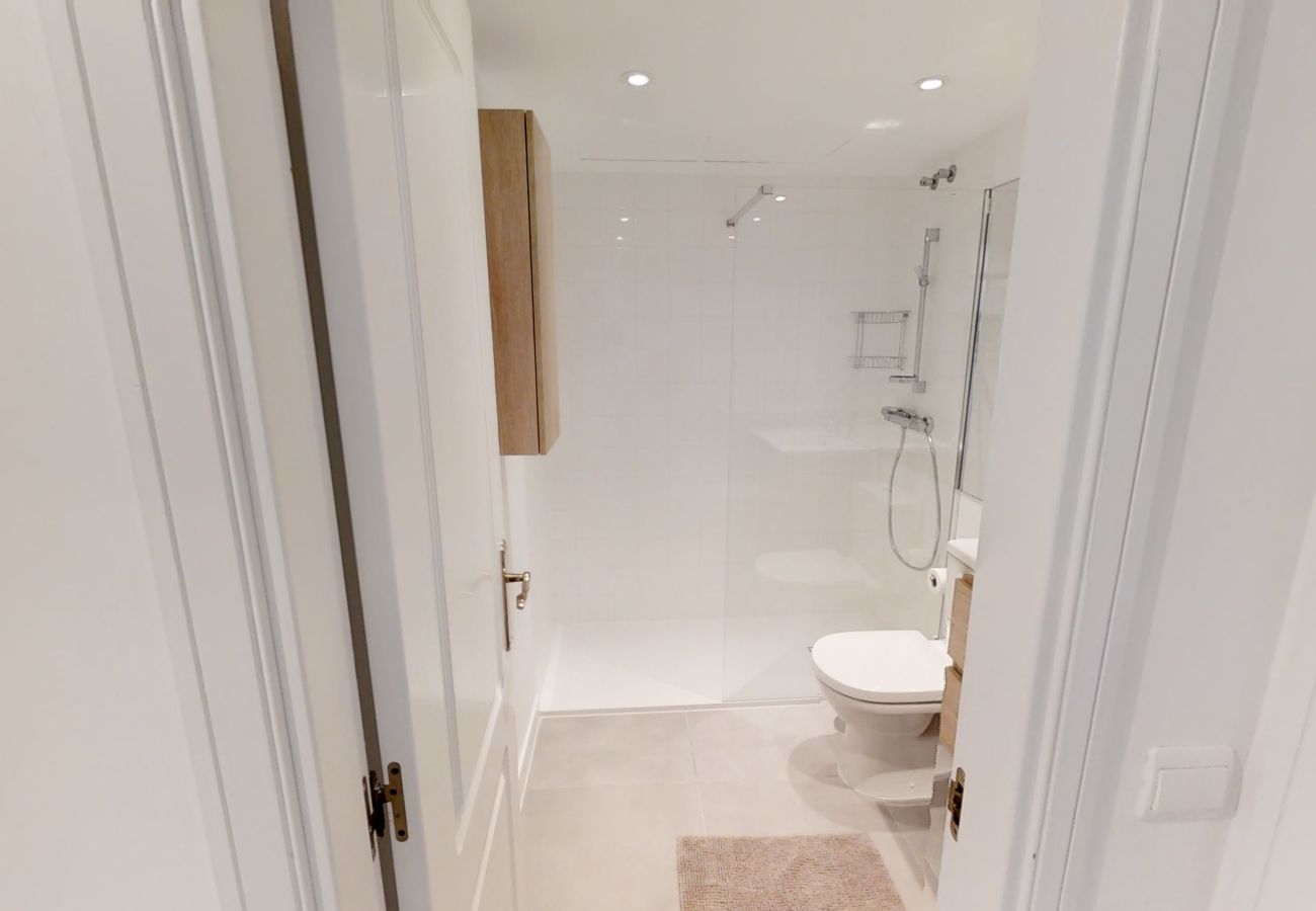 Apartment in San Pedro de Alcántara - 27683