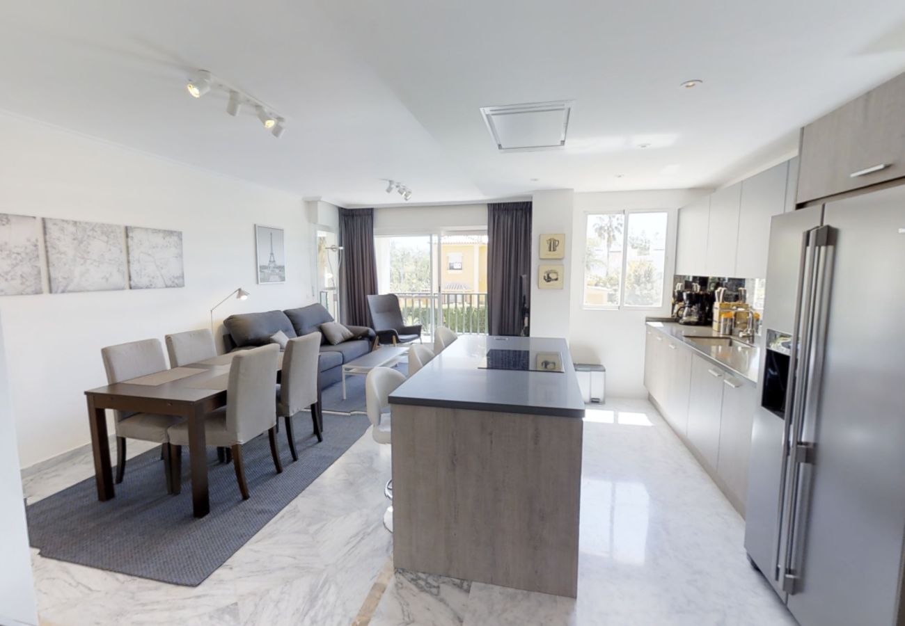 Apartment in San Pedro de Alcántara - 27683