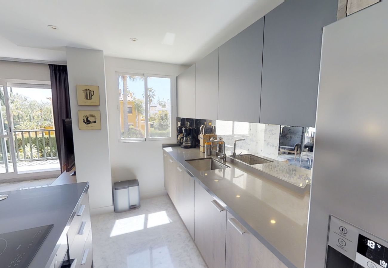 Apartment in San Pedro de Alcántara - 27683