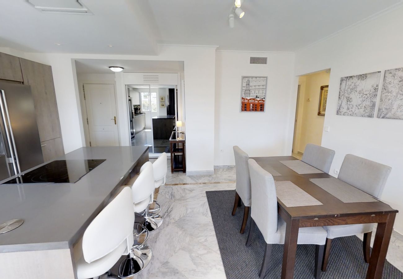 Apartment in San Pedro de Alcántara - 27683