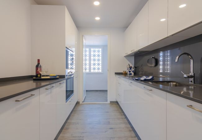 Apartment in Estepona - 11226 -Modern beach side duplex penthouse. Apartment in Estepona - 11226 -Modern beach side duplex penthouse.