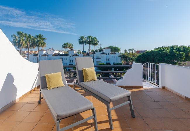 Apartment in Estepona - 11226 -Modern beach side duplex penthouse. Apartment in Estepona - 11226 -Modern beach side duplex penthouse.