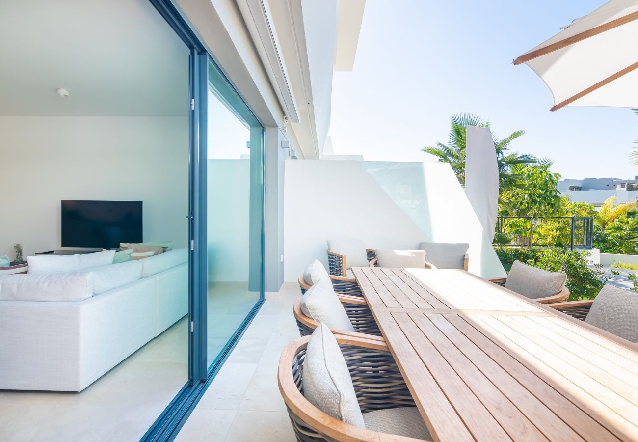 Townhouse in La Cala de Mijas - Modern Townhouse with rooftop plunge pool