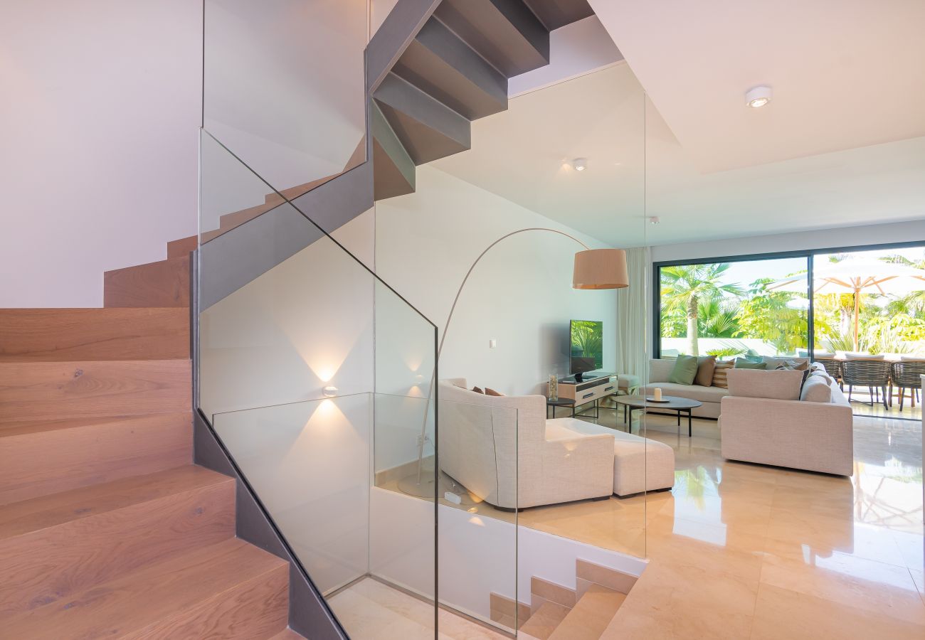 Townhouse in La Cala de Mijas - Modern Townhouse with rooftop plunge pool