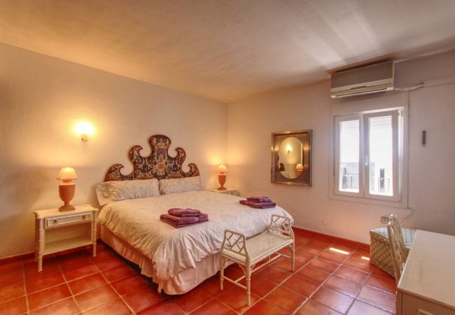 Apartment in Marbella - 1079 Stunning Puerto Banus Apartment with Marina Views Apartment in Marbella - 1079 Stunning Puerto Banus Apartment with Marina Views