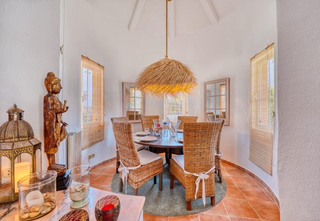 Villa in Marbella - 1109 Charming Family Villa with Panoramic Sea Views Villa in Marbella - 1109 Charming Family Villa with Panoramic Sea Views