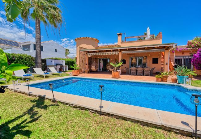 Villa in Marbella - 1109 Charming Family Villa with Panoramic Sea Views Villa in Marbella - 1109 Charming Family Villa with Panoramic Sea Views