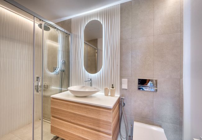 Apartment in Marbella - 1081 Luxurious Beachfront Penthouse with Jacuzzi Apartment in Marbella - 1081 Luxurious Beachfront Penthouse with Jacuzzi