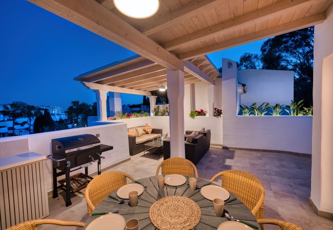 Apartment in Marbella - 1081 Luxurious Beachfront Penthouse with Jacuzzi Apartment in Marbella - 1081 Luxurious Beachfront Penthouse with Jacuzzi