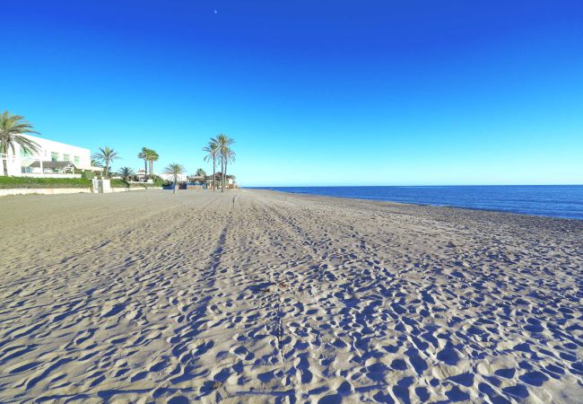 Apartment in Marbella - 2039 Cozy Beachfront Apartment on Golden Beach Apartment in Marbella - 2039 Cozy Beachfront Apartment on Golden Beach