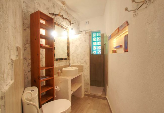 Villa in Marbella - 2042 Elegant Villa with Garden, heated Pool and Spacious Layout Villa in Marbella - 2042 Elegant Villa with Garden, heated Pool and Spacious Layout