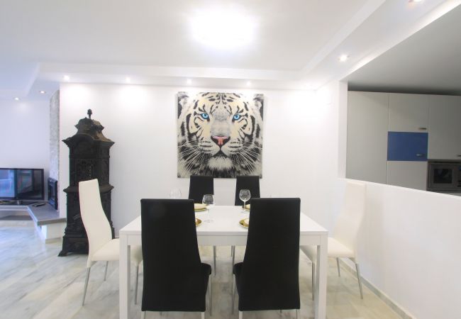 Apartment in Marbella - 1080 Luxury Family Penthouse with Rooftop Jacuzzi Apartment in Marbella - 1080 Luxury Family Penthouse with Rooftop Jacuzzi