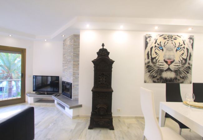 Apartment in Marbella - 1080 Luxury Family Penthouse with Rooftop Jacuzzi Apartment in Marbella - 1080 Luxury Family Penthouse with Rooftop Jacuzzi