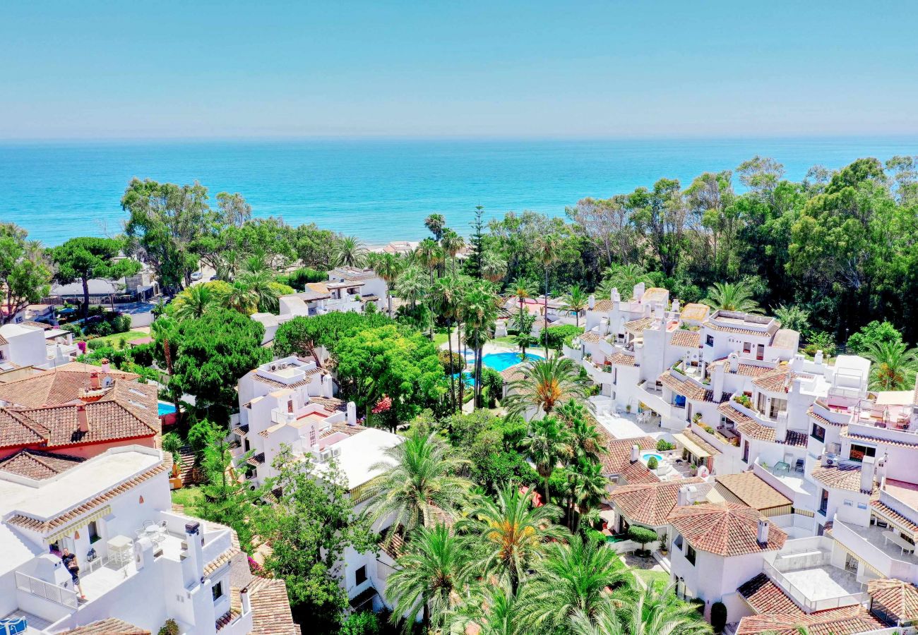 Apartment in Marbella - 1080 Luxury Family Penthouse with Rooftop Jacuzzi