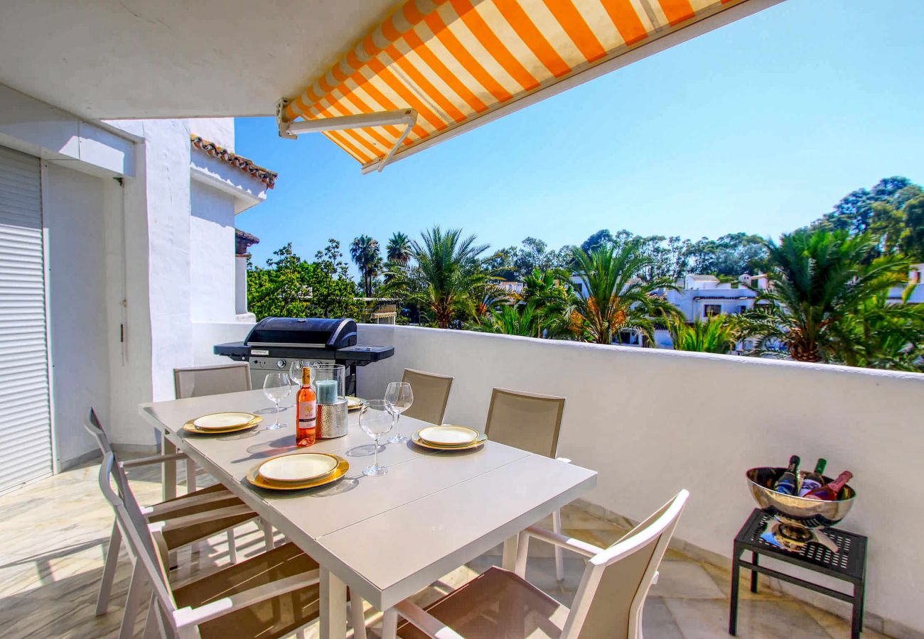 Apartment in Marbella - 1080 Luxury Family Penthouse with Rooftop Jacuzzi