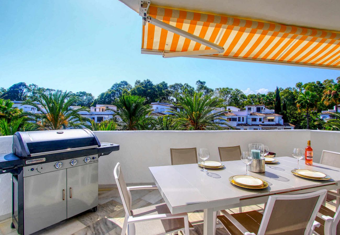 Apartment in Marbella - 1080 Luxury Family Penthouse with Rooftop Jacuzzi