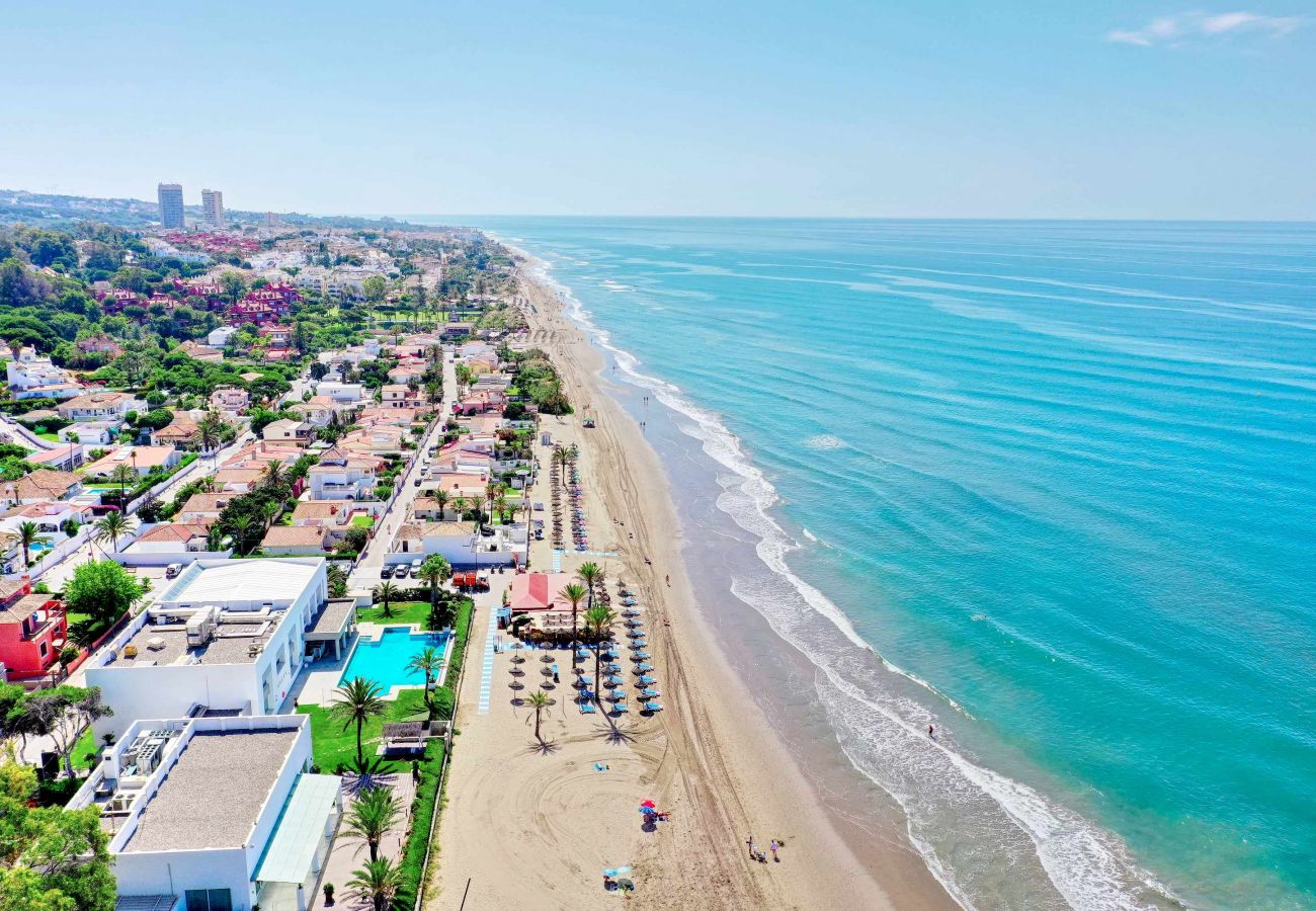 Apartment in Marbella - 1080 Luxury Family Penthouse with Rooftop Jacuzzi