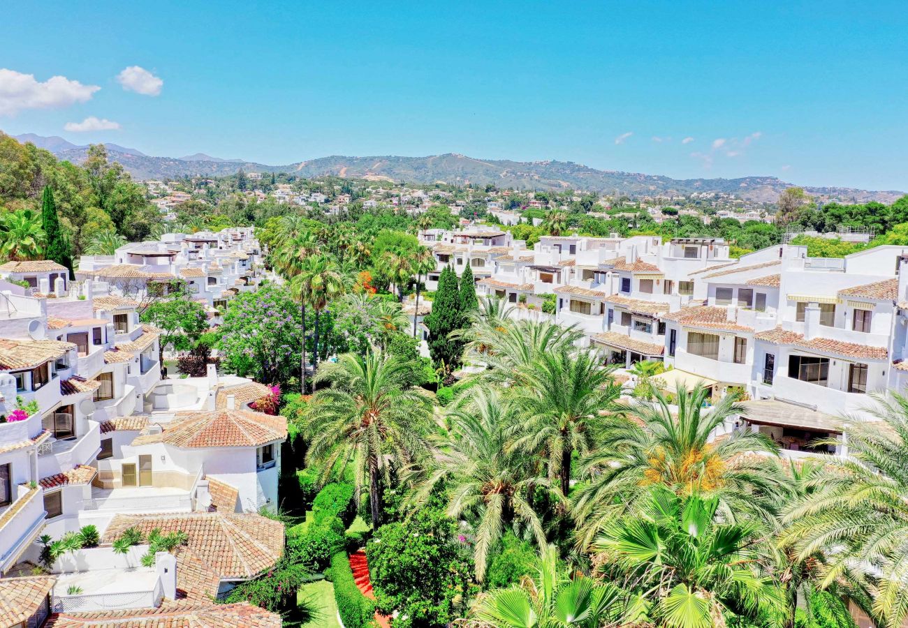 Apartment in Marbella - 1080 Luxury Family Penthouse with Rooftop Jacuzzi
