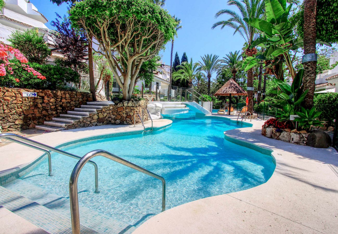 Apartment in Marbella - 1080 Luxury Family Penthouse with Rooftop Jacuzzi