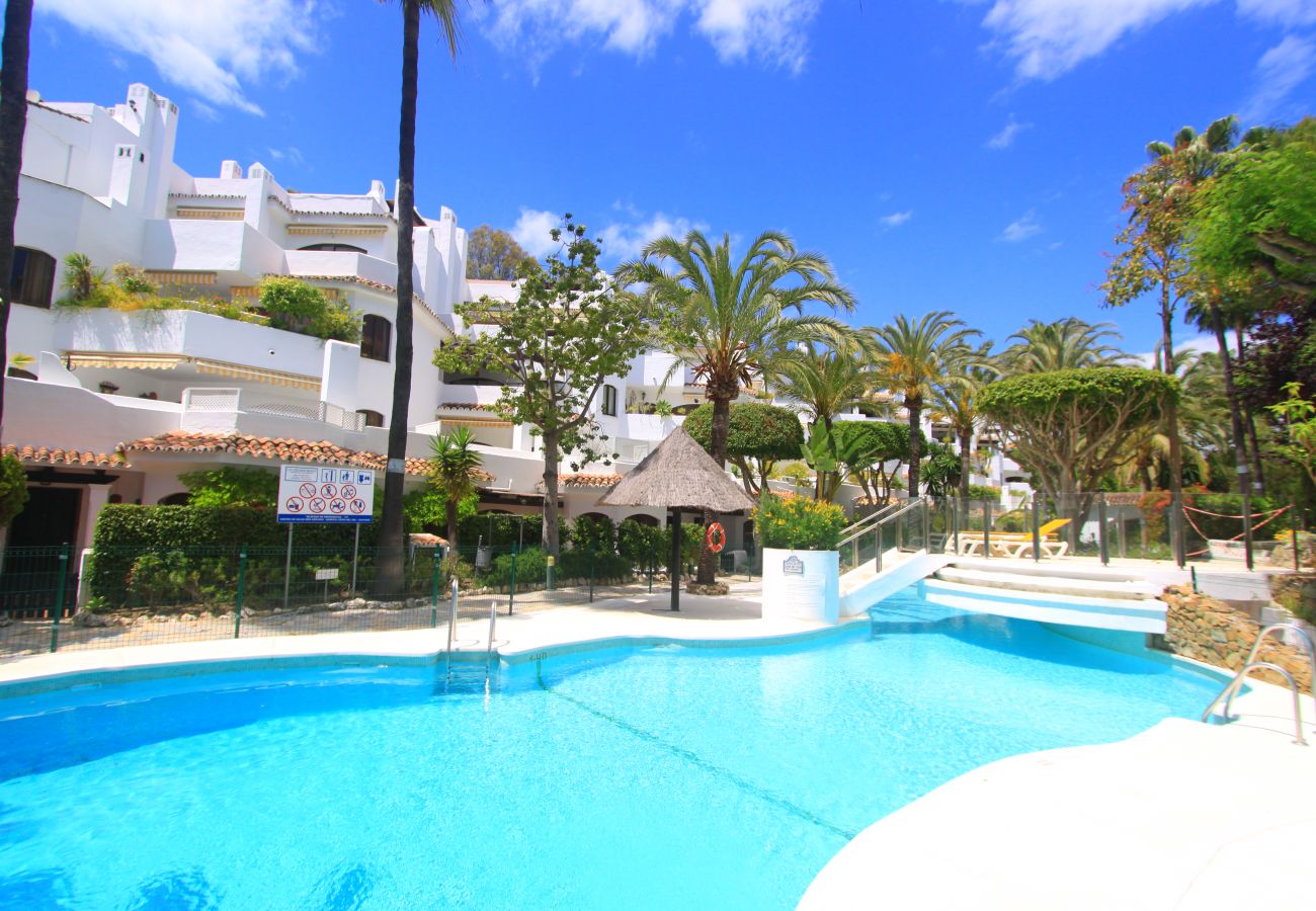 Apartment in Marbella - 1080 Luxury Family Penthouse with Rooftop Jacuzzi