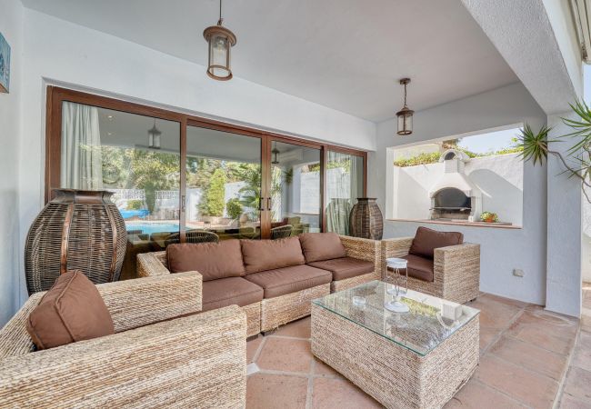 Villa in Marbella - 1102 Elegant Villa with Heated Pool and Prime Location Villa in Marbella - 1102 Elegant Villa with Heated Pool and Prime Location