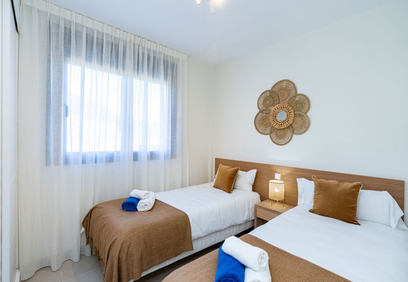 Apartment in Estepona - MDG-623