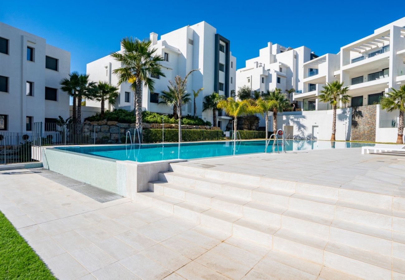 Apartment in Estepona - MDG-623
