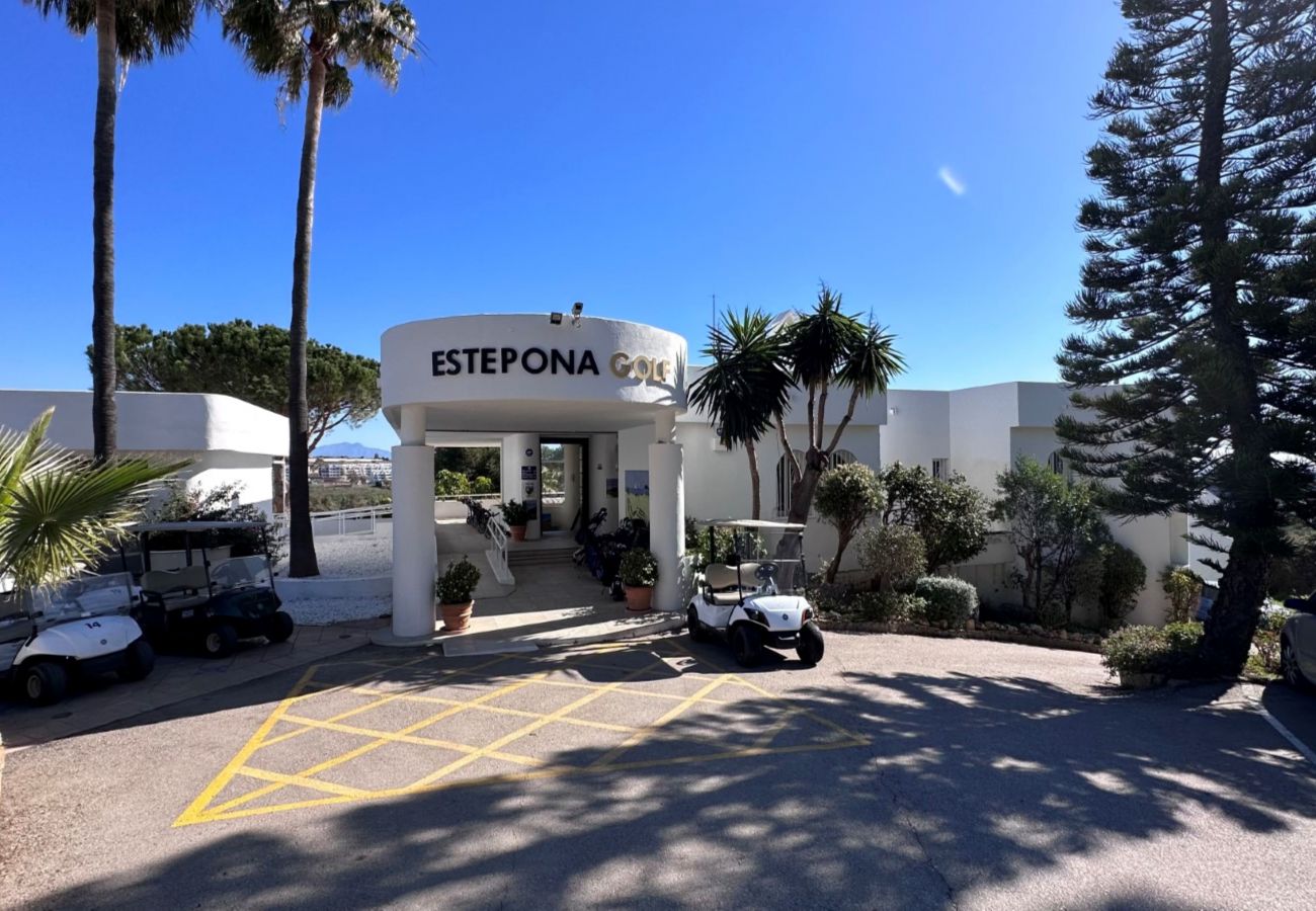 Apartment in Estepona - MDG-623
