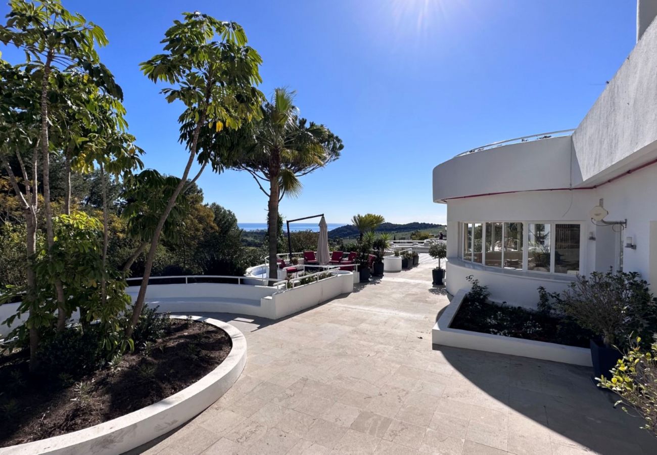 Apartment in Estepona - MDG-623