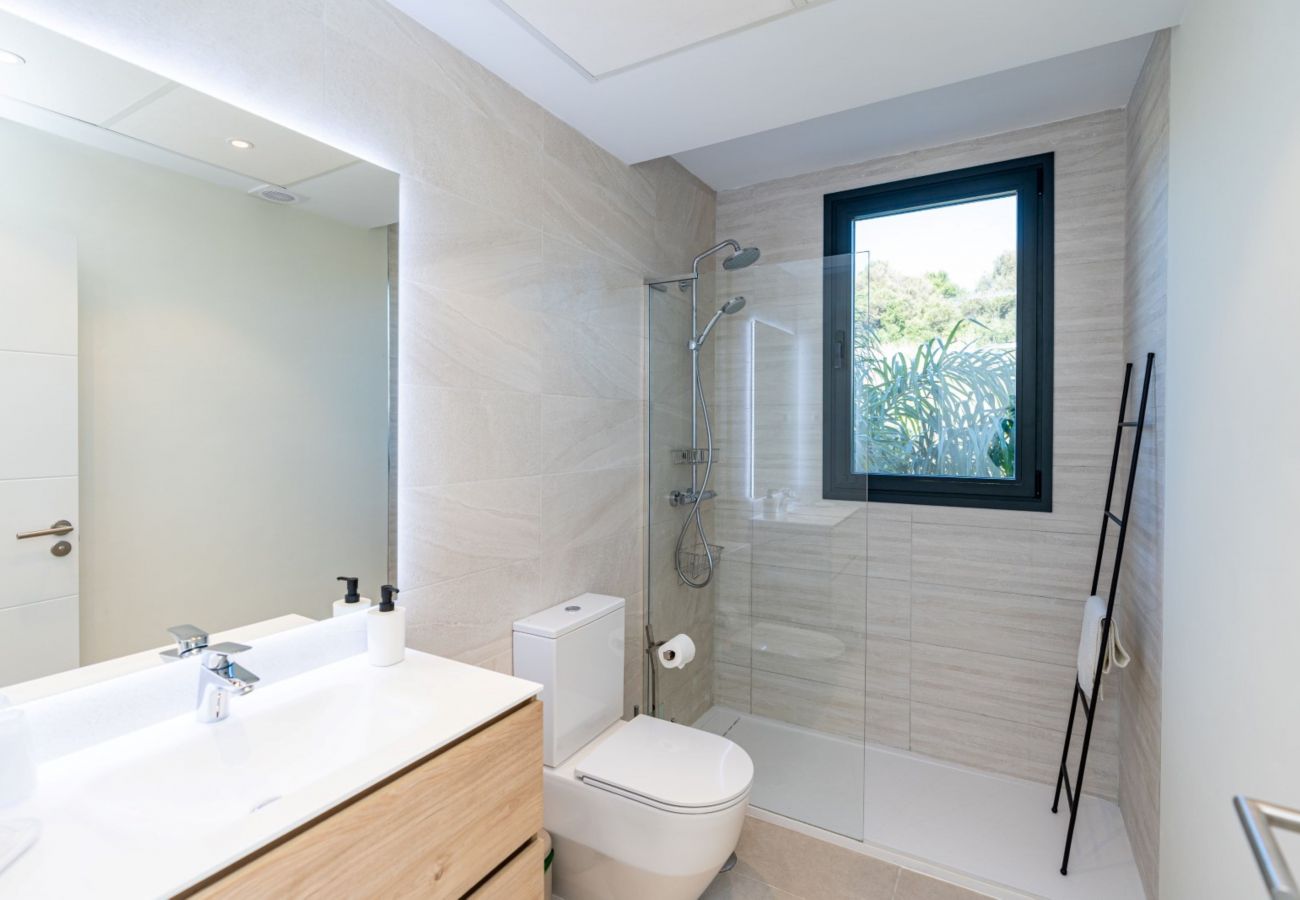 Apartment in Estepona - MDG-623