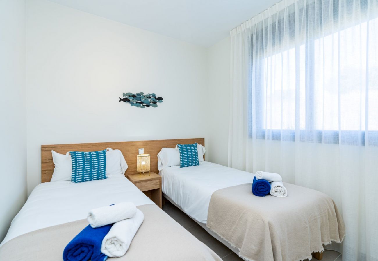Apartment in Estepona - MDG-623