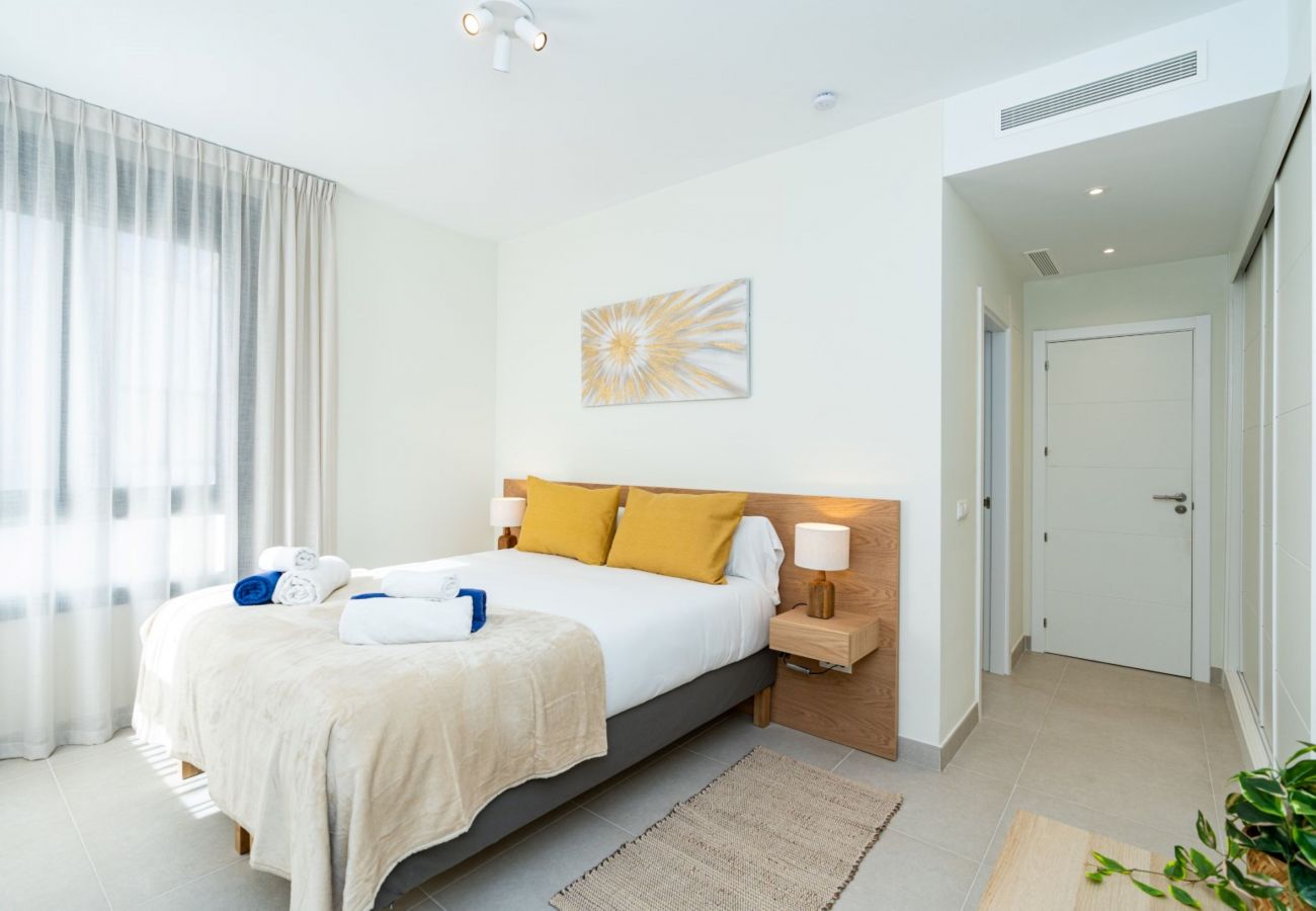 Apartment in Estepona - MDG-623