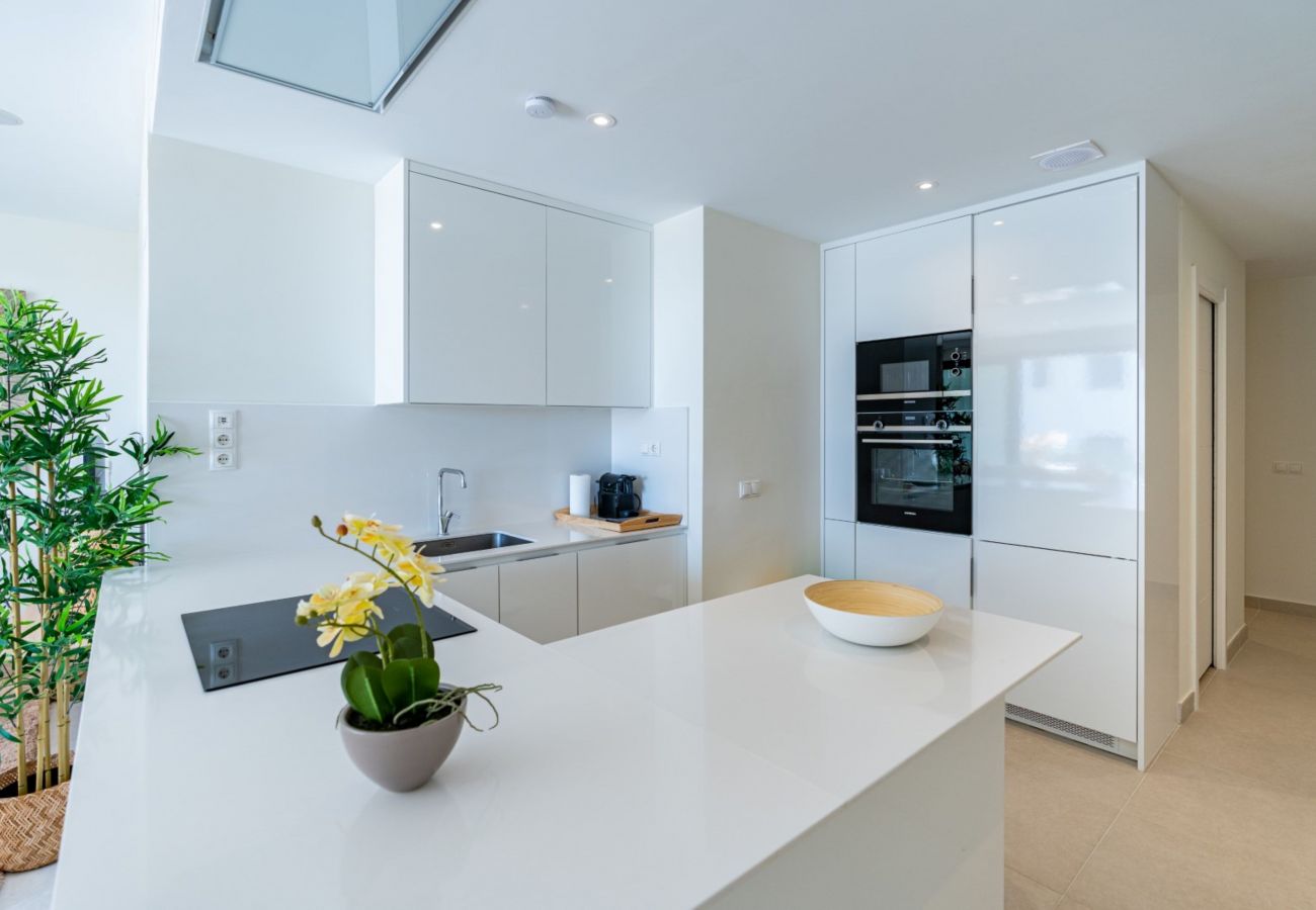 Apartment in Estepona - MDG-623