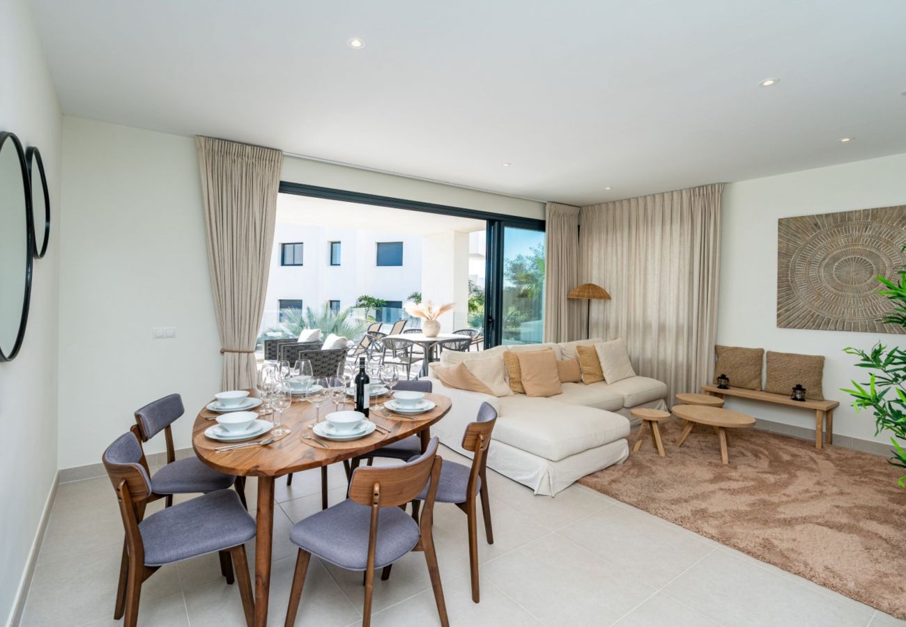 Apartment in Estepona - MDG-623