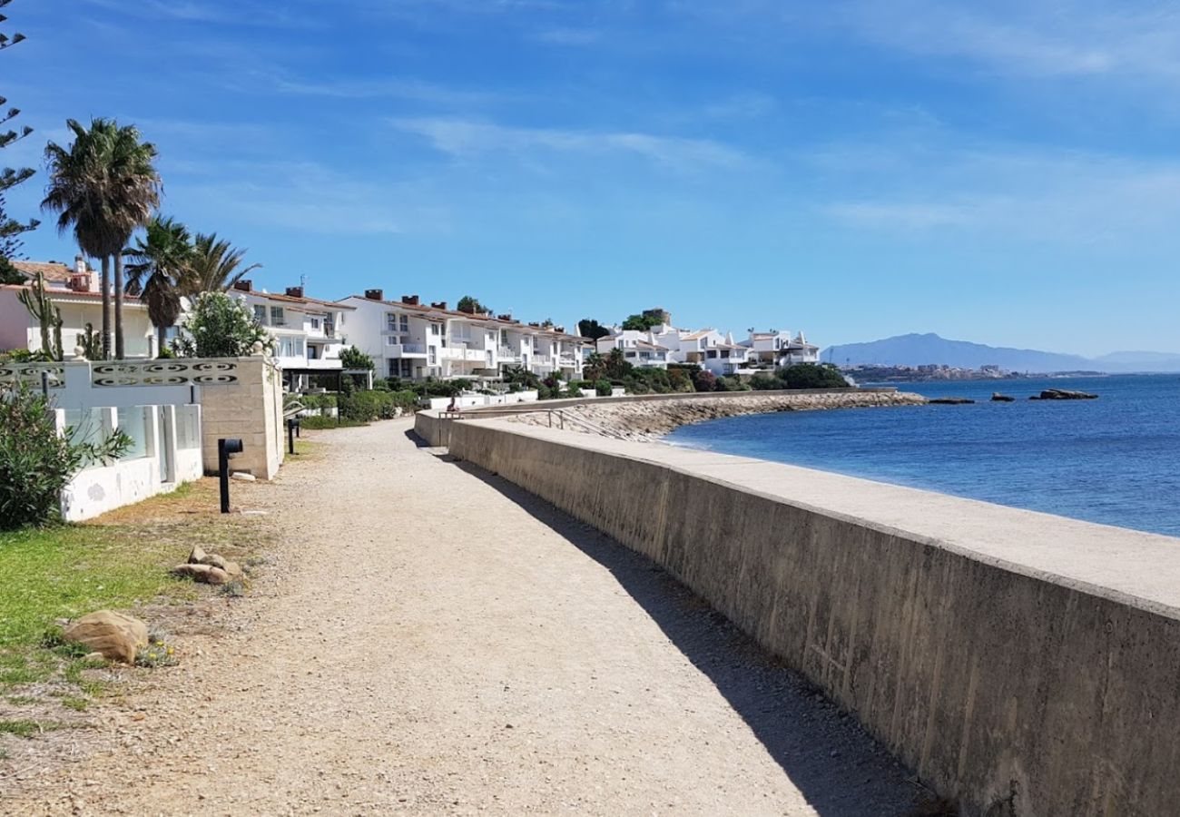 Apartment in Estepona - MDG-623