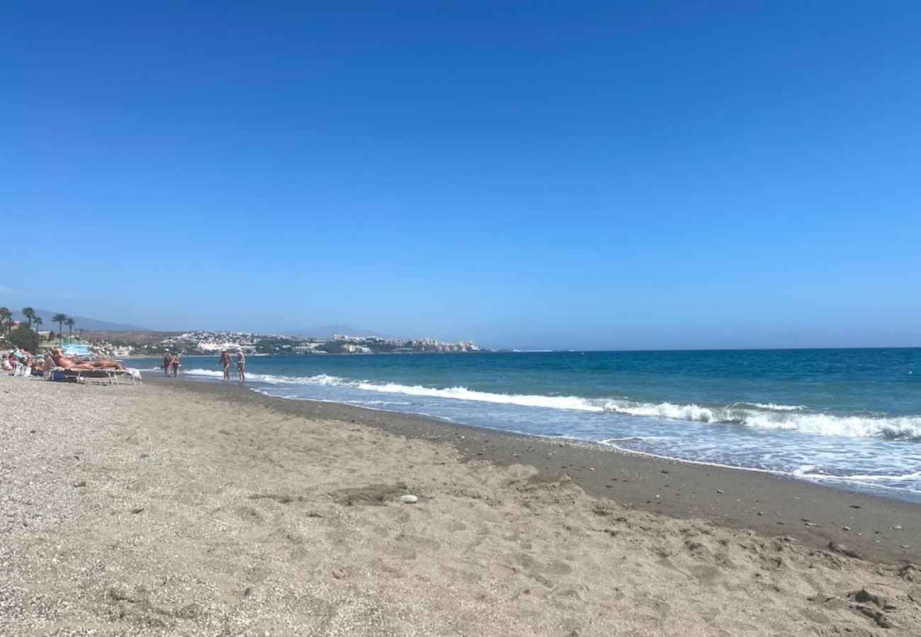 Apartment in Estepona - MDG-623