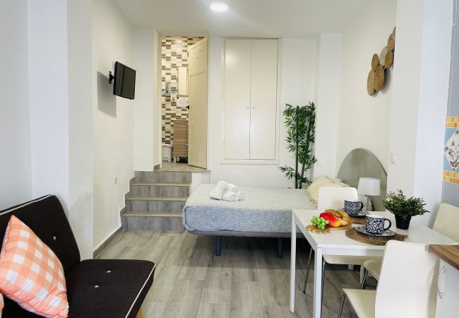 Studio in Nerja - Jimena Carabeo studio in the center of Nerja  Studio in Nerja - Jimena Carabeo studio in the center of Nerja