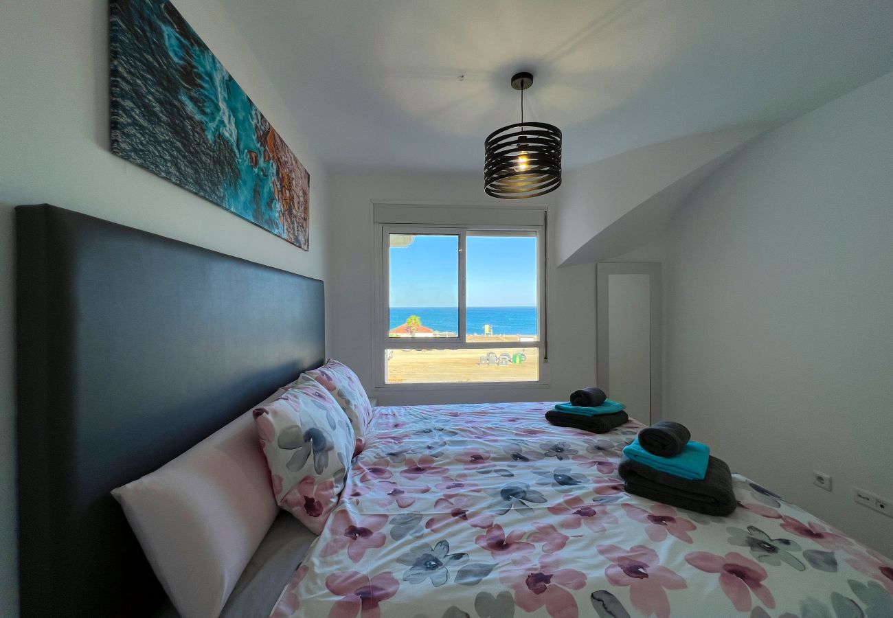 Apartment in San Luis de Sabanillas - 3003 beachfront 1. line Penthouse duplex