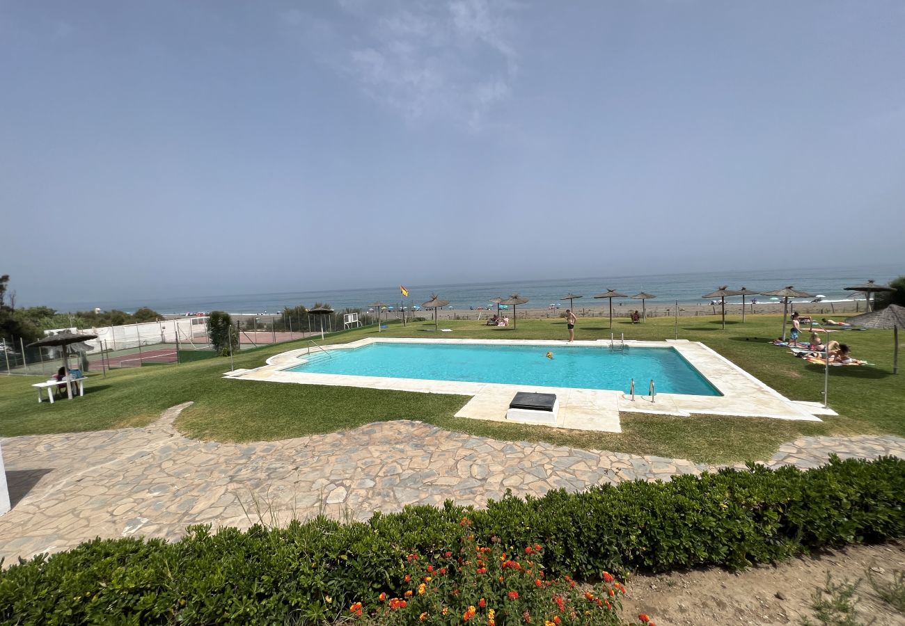 Apartment in San Luis de Sabanillas - 3003 beachfront 1. line Penthouse duplex
