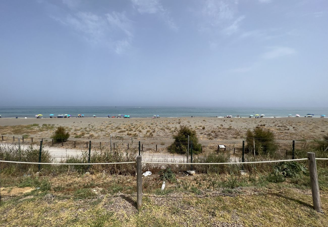 Apartment in San Luis de Sabanillas - 3003 beachfront 1. line Penthouse duplex